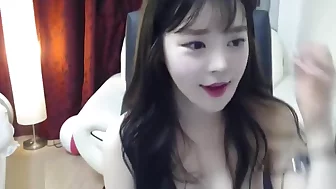 Korean lovely 18yo shows her sexy body