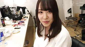 元アイドルの新人美少女が生ハメで感じちゃうデビューSEXｗ